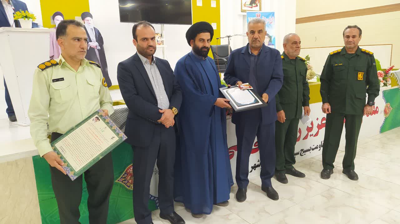مراسم تقدیر از فرماندار ولایی و جهادی سابق شهرستان بوشهر
